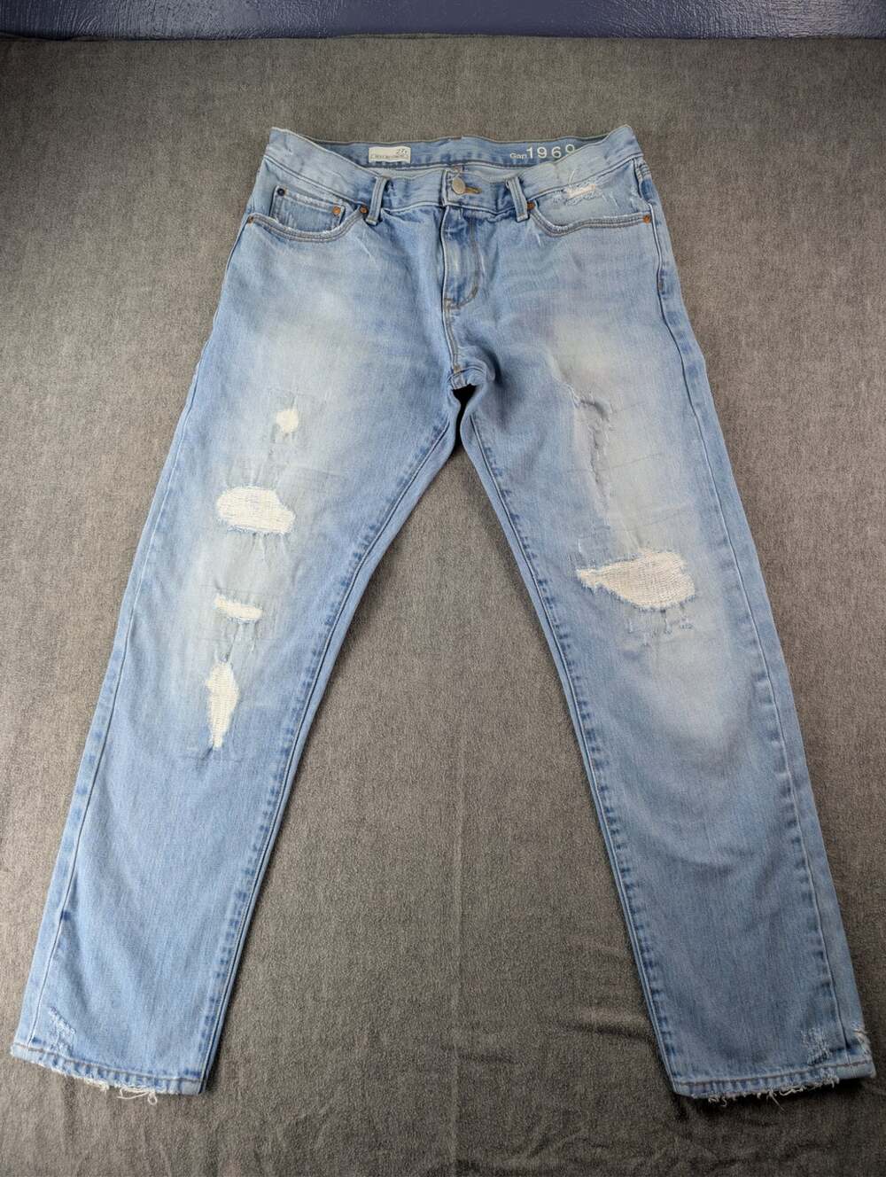 Gap 1969 Sexy Boyfriend Jeans Size 27 Light Wash Distressed Ripped Denim Y2K
